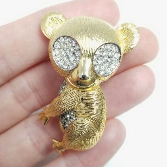 Vintage Koala Bear Brooch Rhinestone Eyes Gold Tone Setting, Retro Lapel PIn - Picture 1 of 6